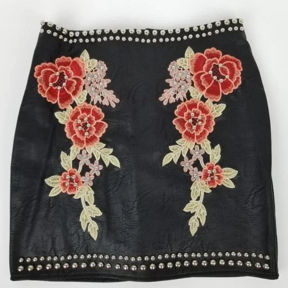 Romeo & Juliet Couture Embroidered faux-leather studded mini skirt. - Picture 3 of 7